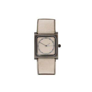 RELOJ CUADRADO CON DETALLE METÁLICO EN LA CORREA