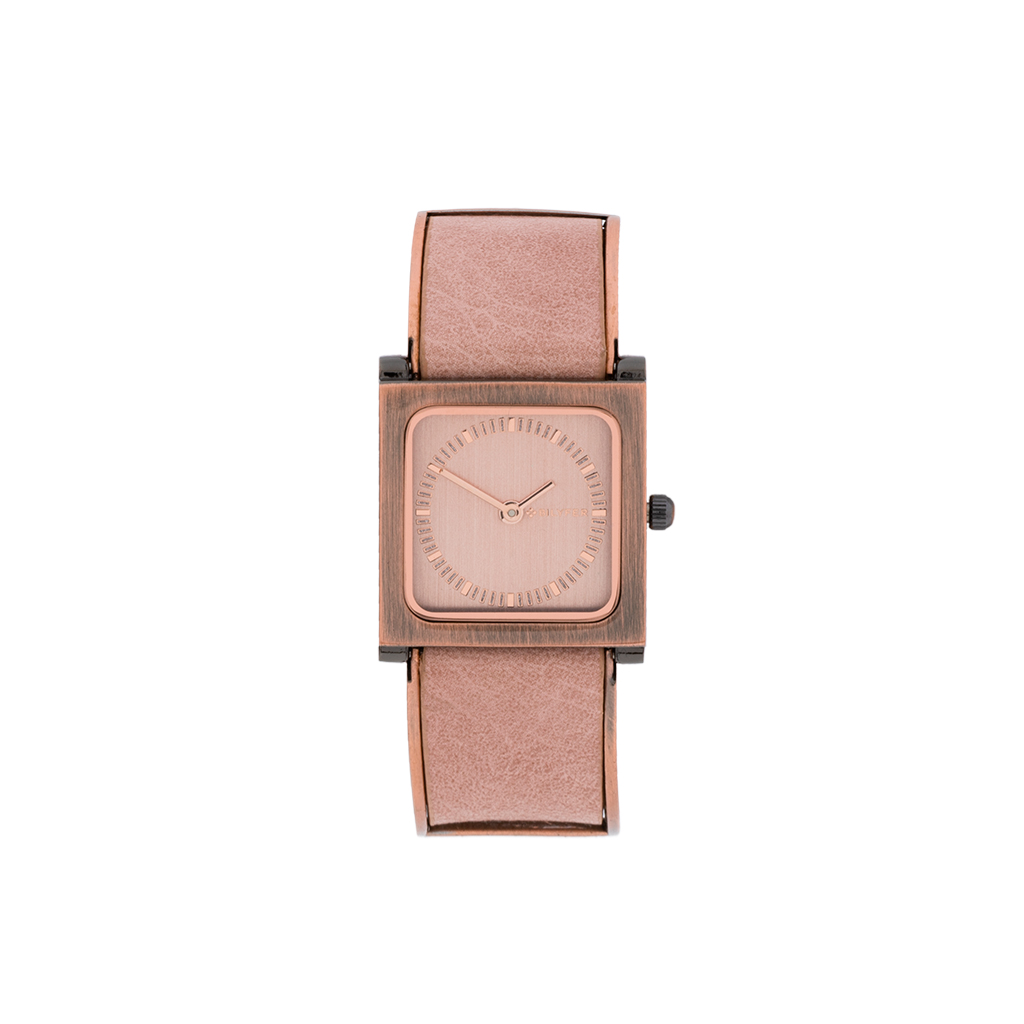RELOJ CUADRADO CON DETALLE METÁLICO EN LA CORREA