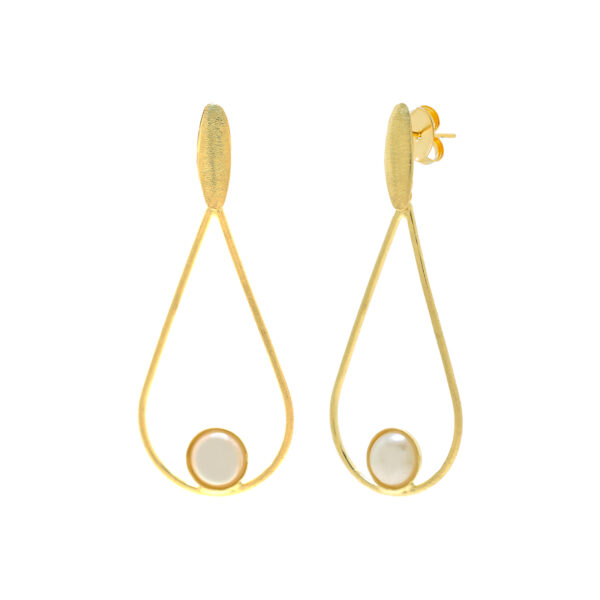 Drop earring with pearl