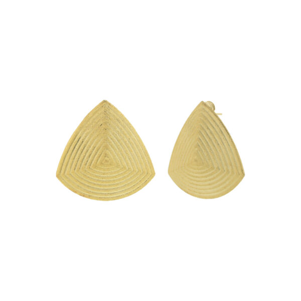 Triangular earring with engraving