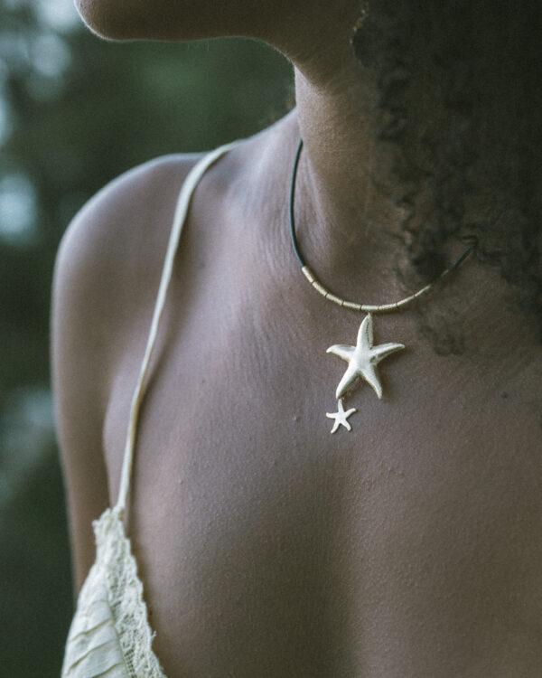 Collar Estrella de Mar con piel