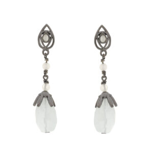 Vintage earring with ruthenium and crystal plating